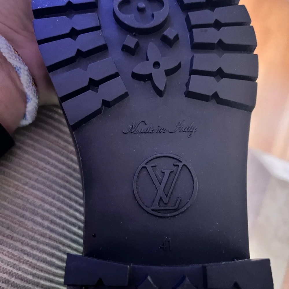 LV black womens rain boots - Picture 5 of 6